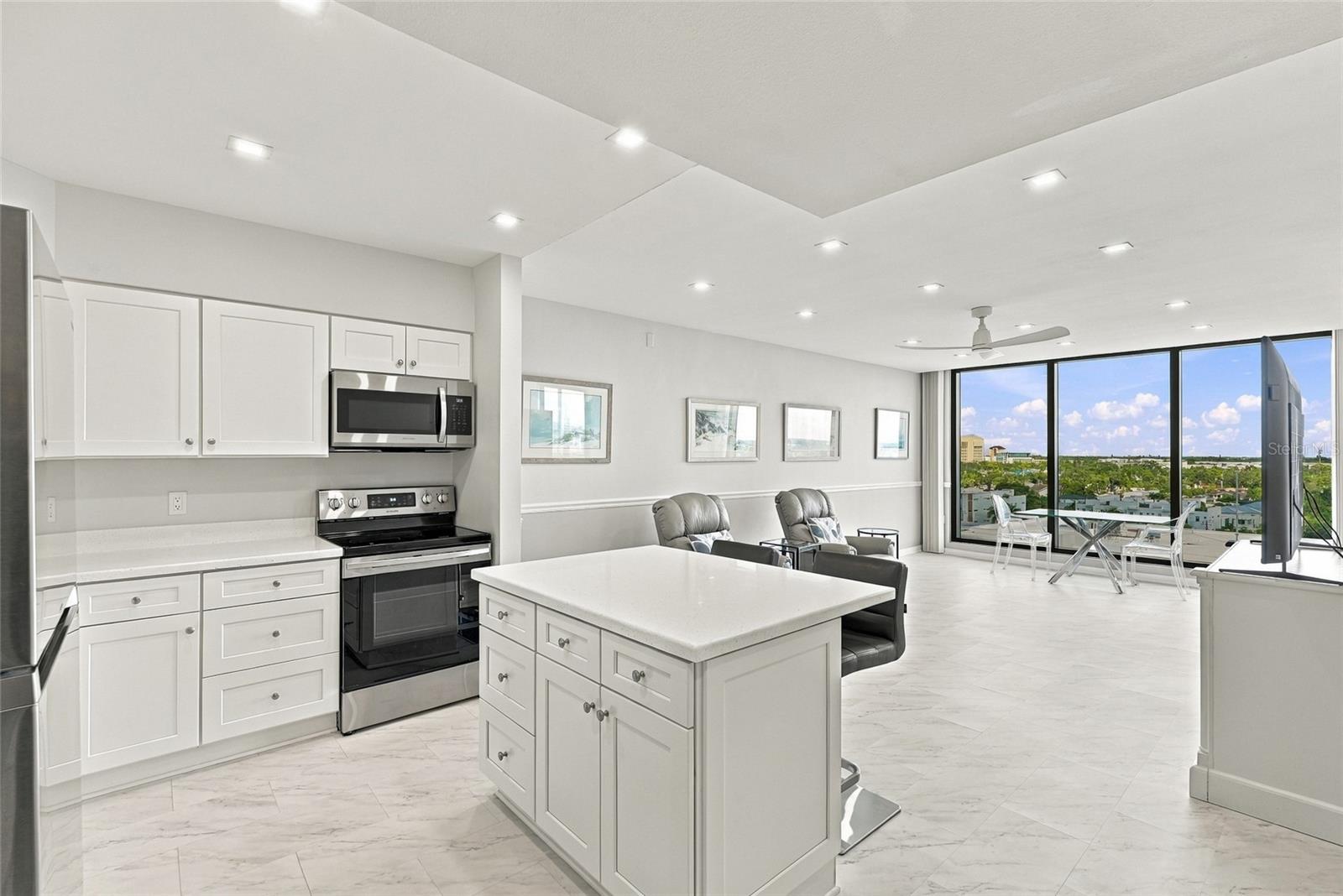 707 S GULFSTREAM AVENUE 1006, SARASOTA, FL, 34236 4 707 S GULFSTREAM AVENUE 1006
