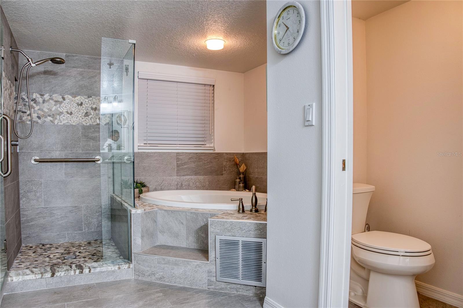 CAPTIVA CAY - Residential
