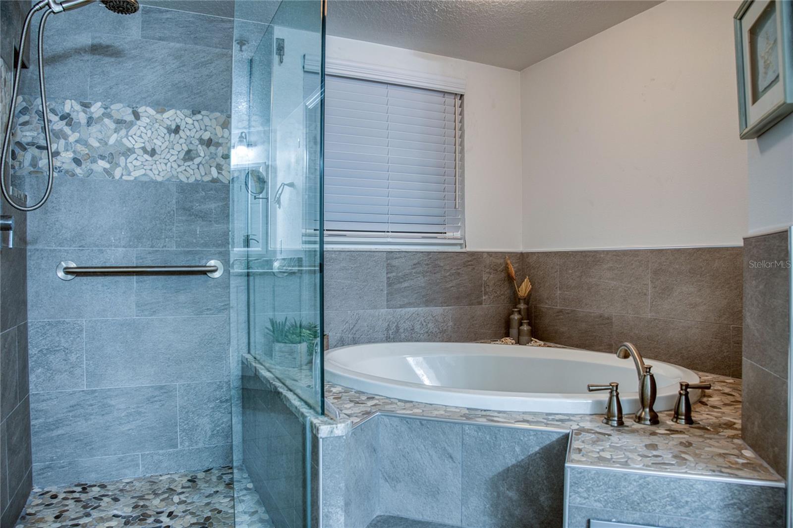 CAPTIVA CAY - Residential
