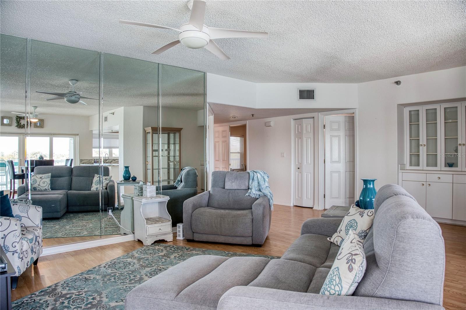 CAPTIVA CAY - Residential