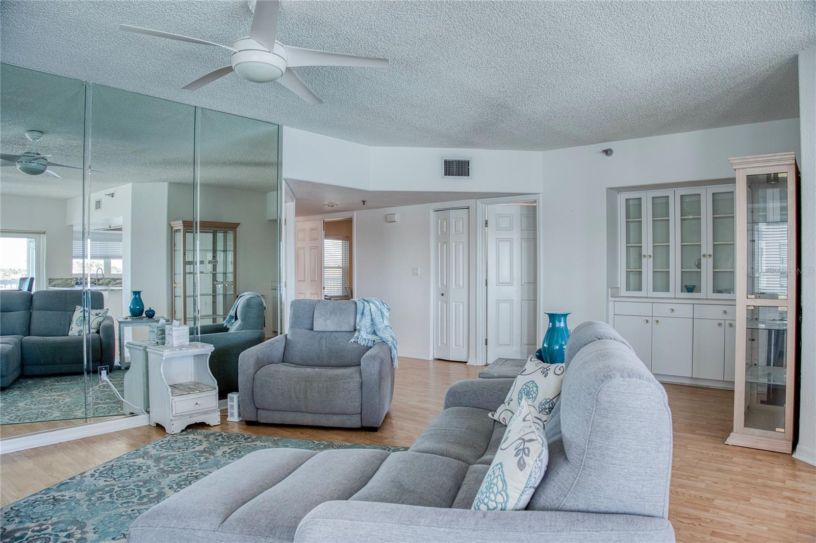 CAPTIVA CAY - Residential