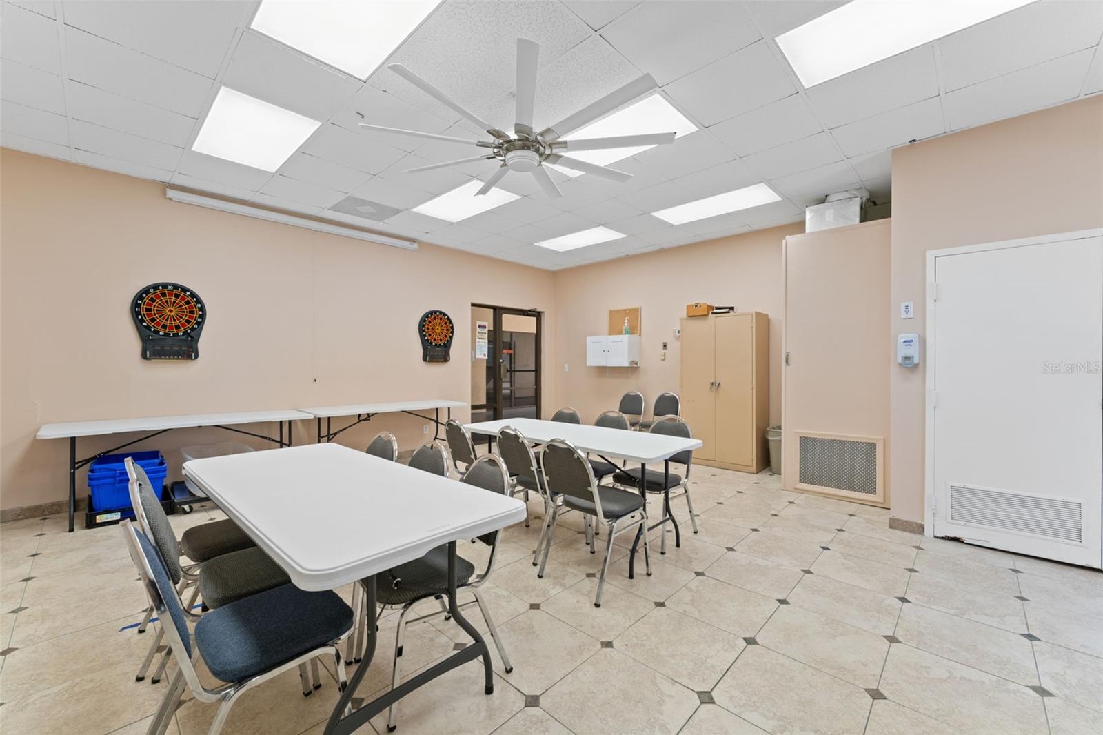 HOLIDAY PARK - Residential