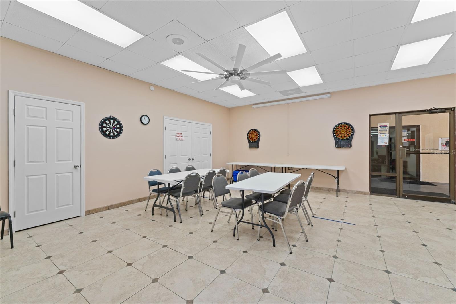 HOLIDAY PARK - Residential