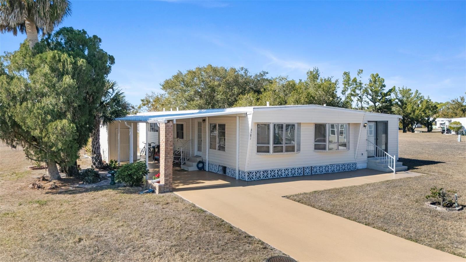 HOLIDAY PARK - Residential