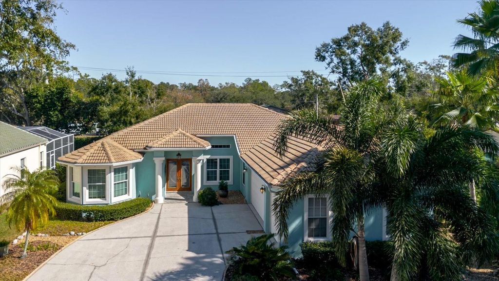 Photo of 13510 Westshire Drive, Tampa, FL 33618 (MLS # TB8448568)