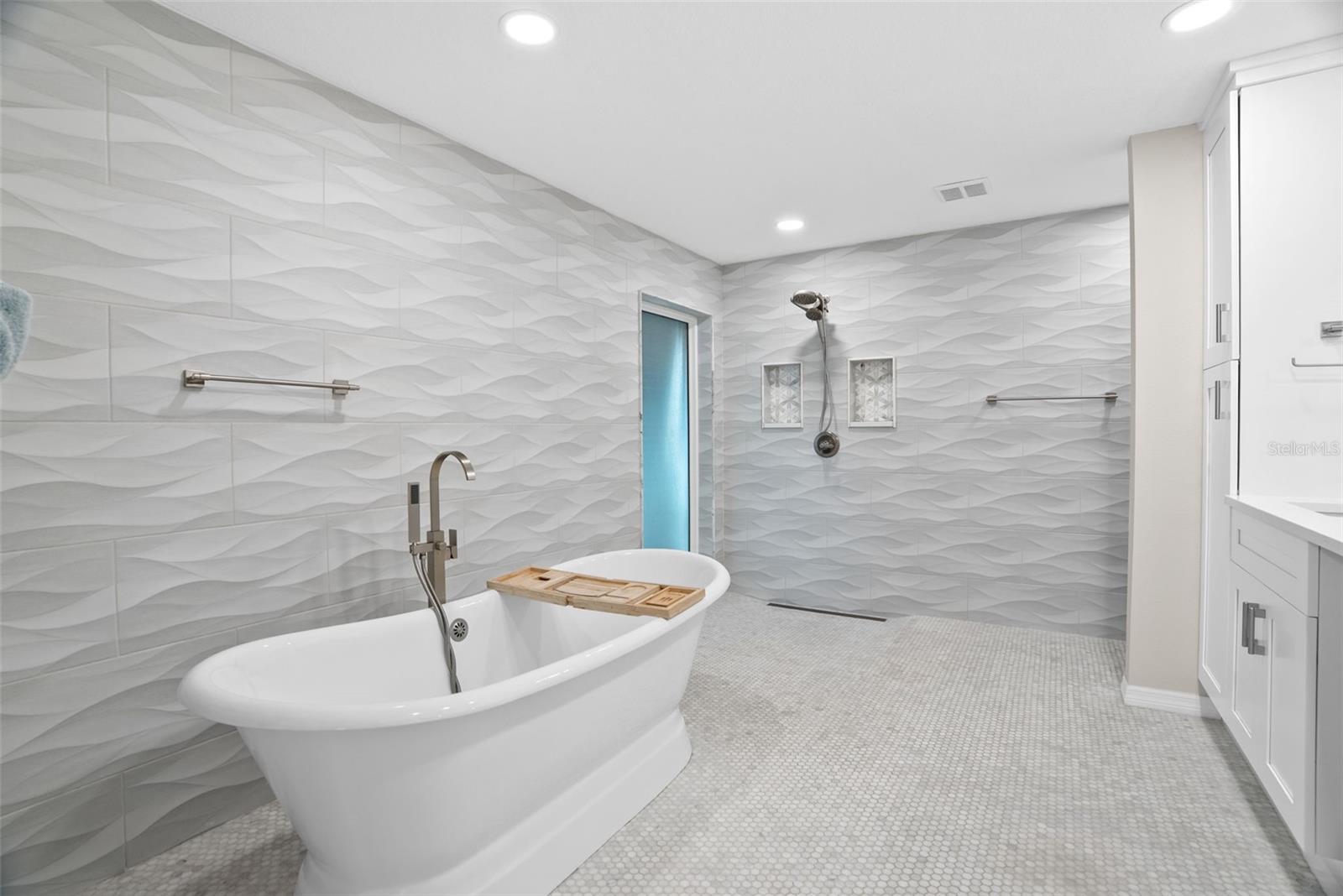 FLOR A MAR REP - Residential