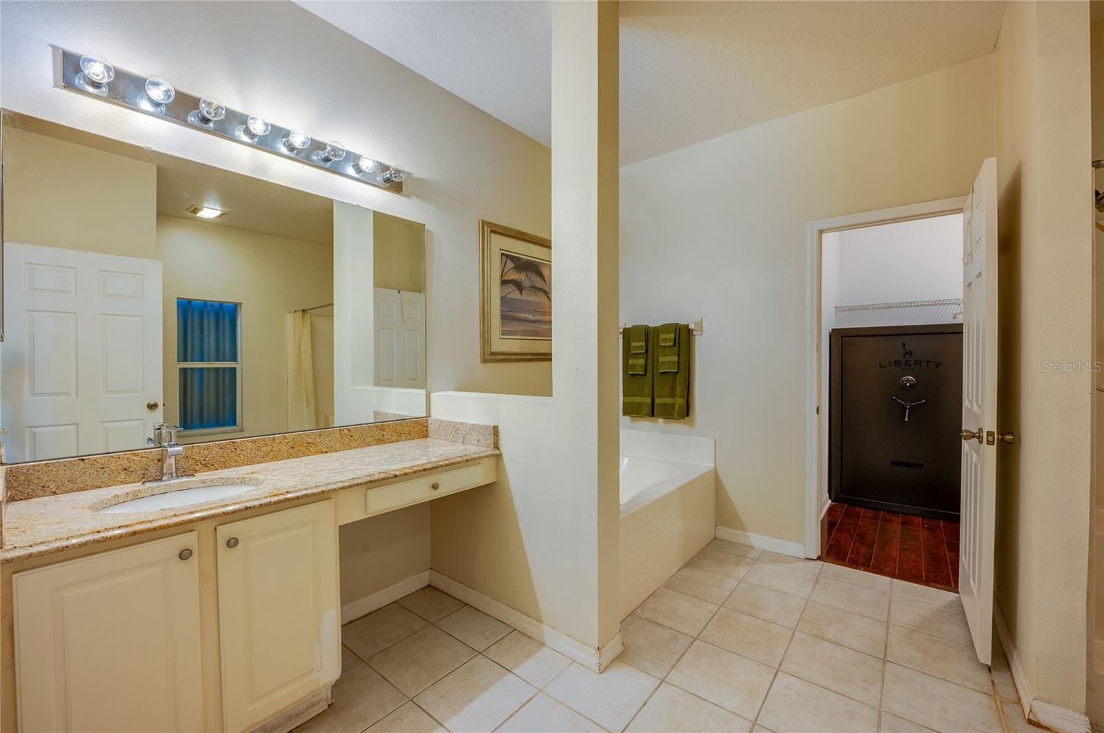 FLORIDA SHORES - Residential