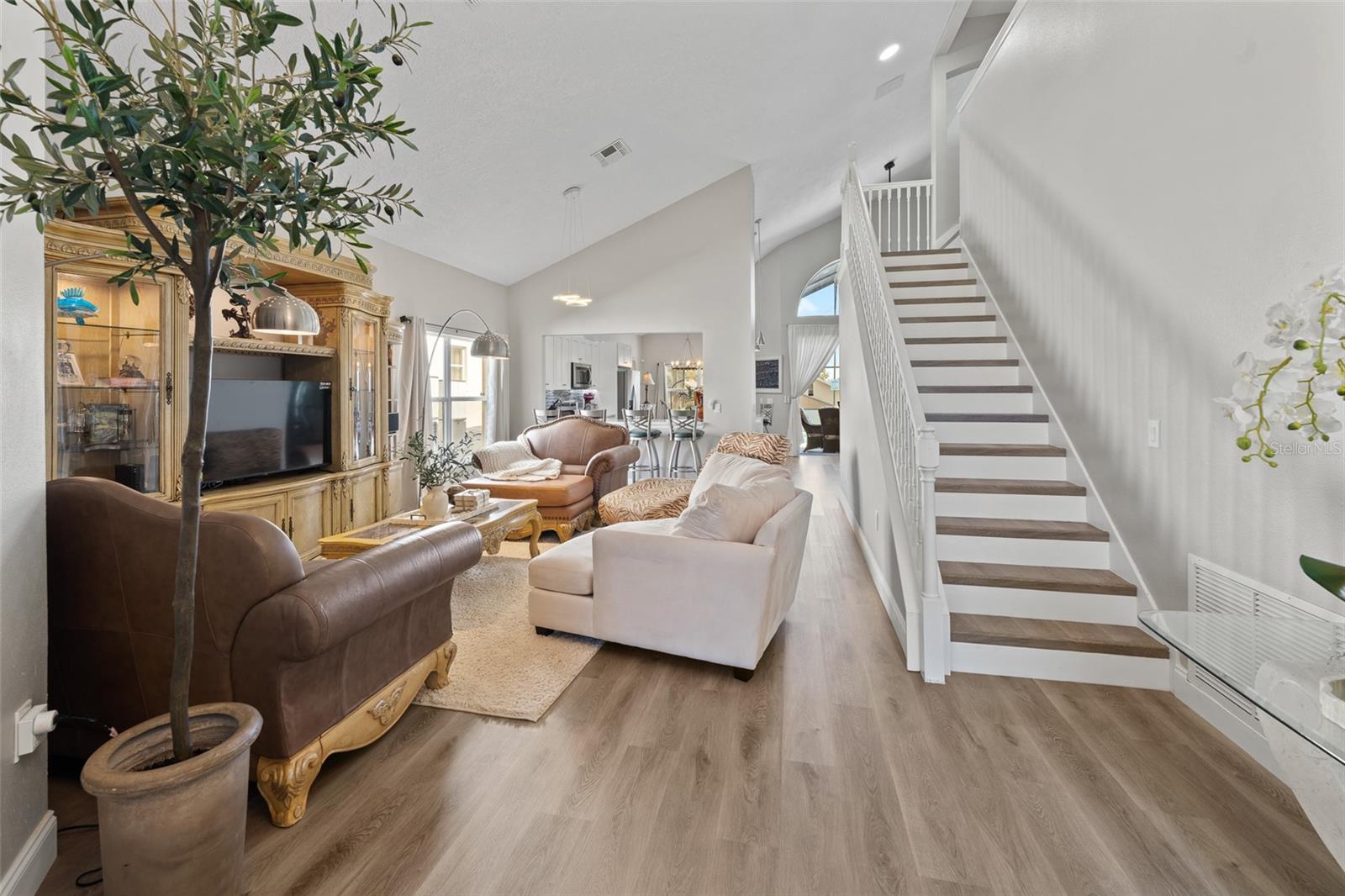 8118 YELLOW CRANE DRIVE