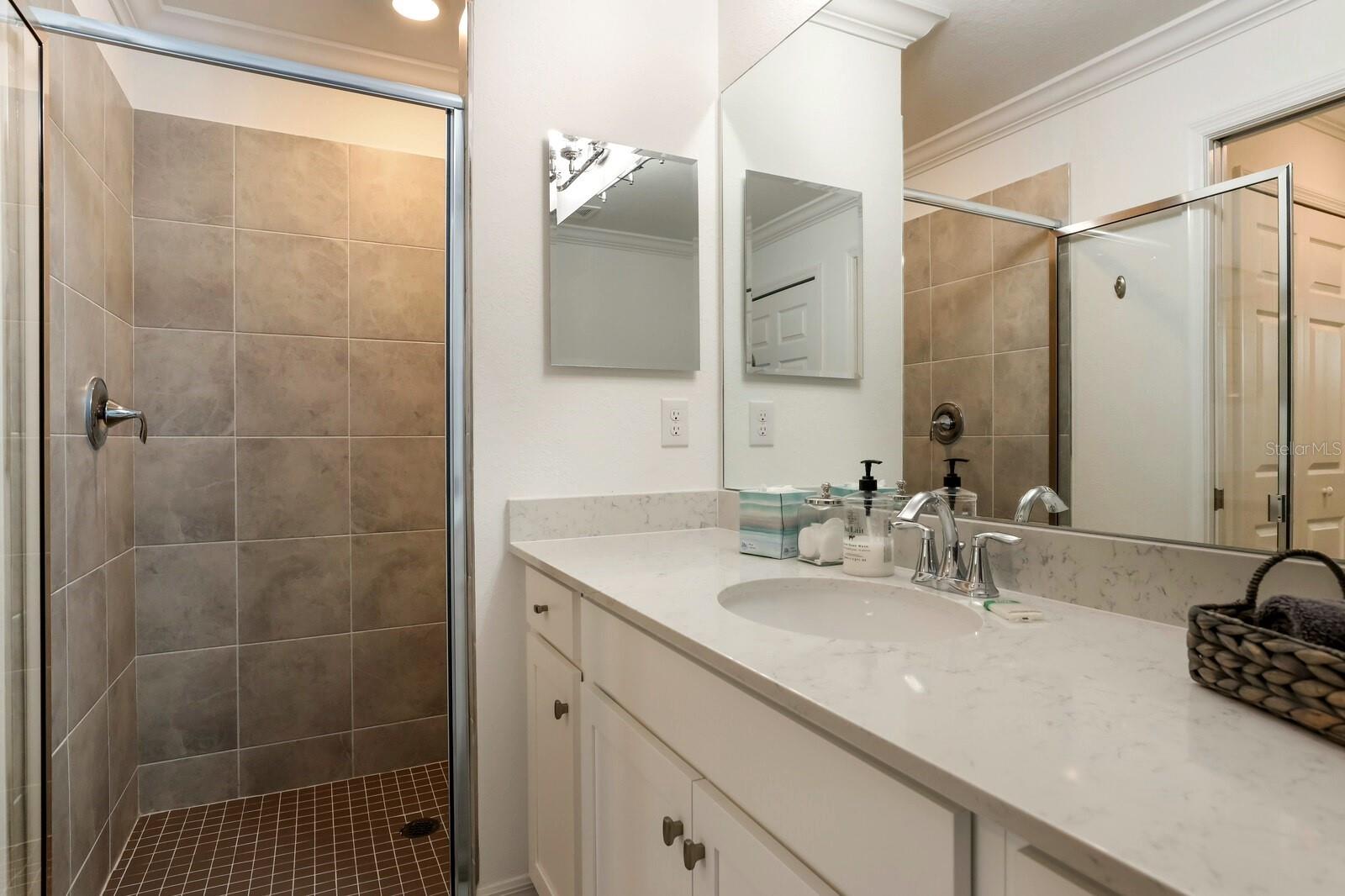LAKEWOOD NATIONAL - Residential Lease