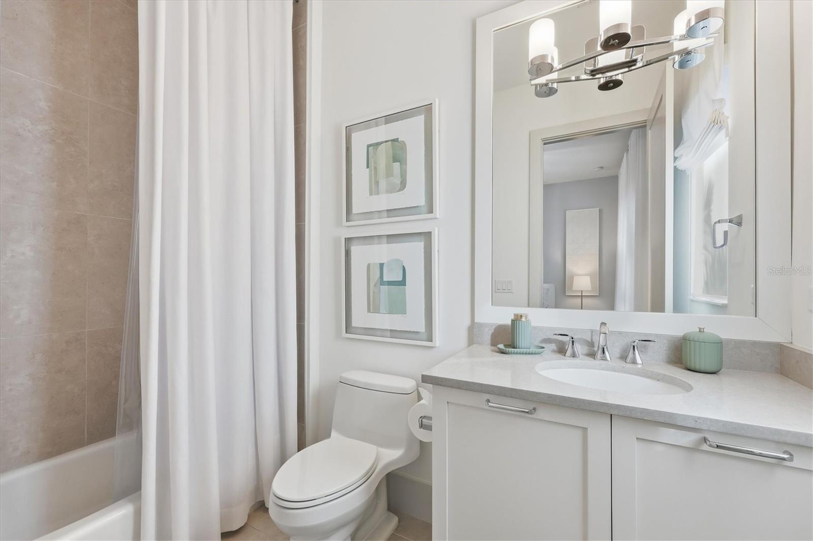 FOUNDERS CLUB - Residential