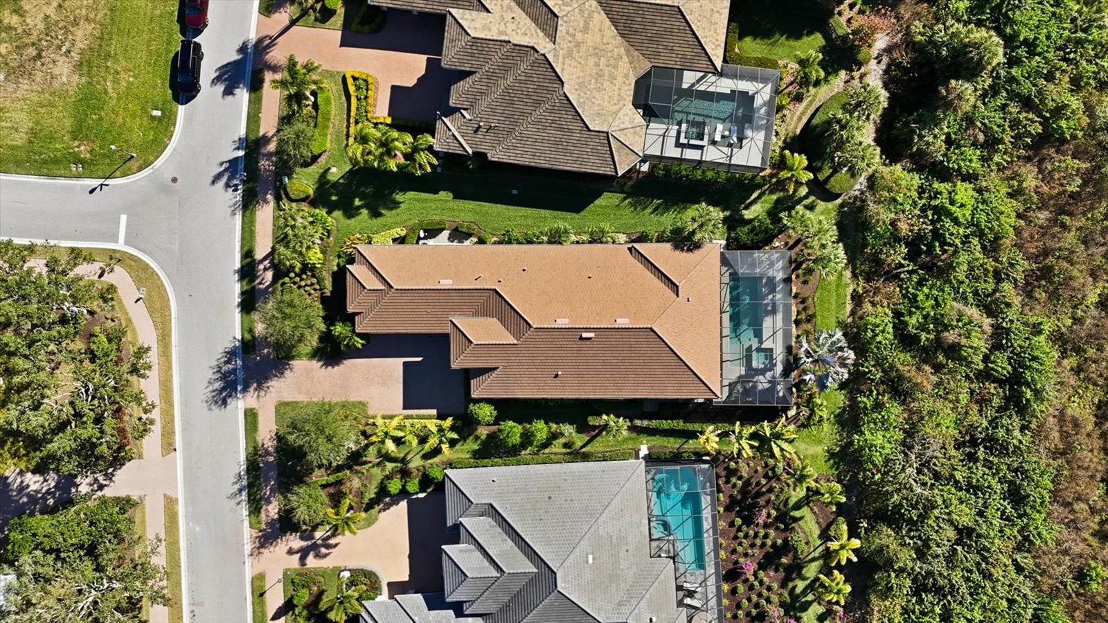 FOUNDERS CLUB - Residential