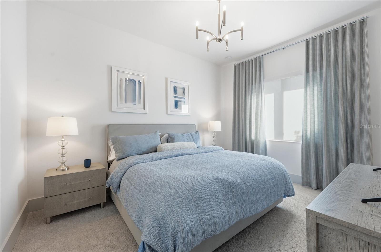 FOUNDERS CLUB - Residential