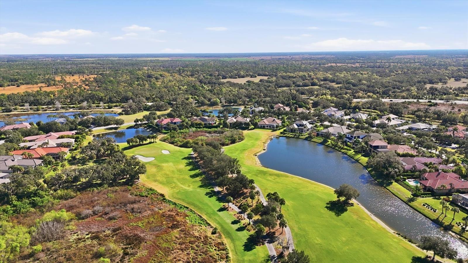 FOUNDERS CLUB - Residential