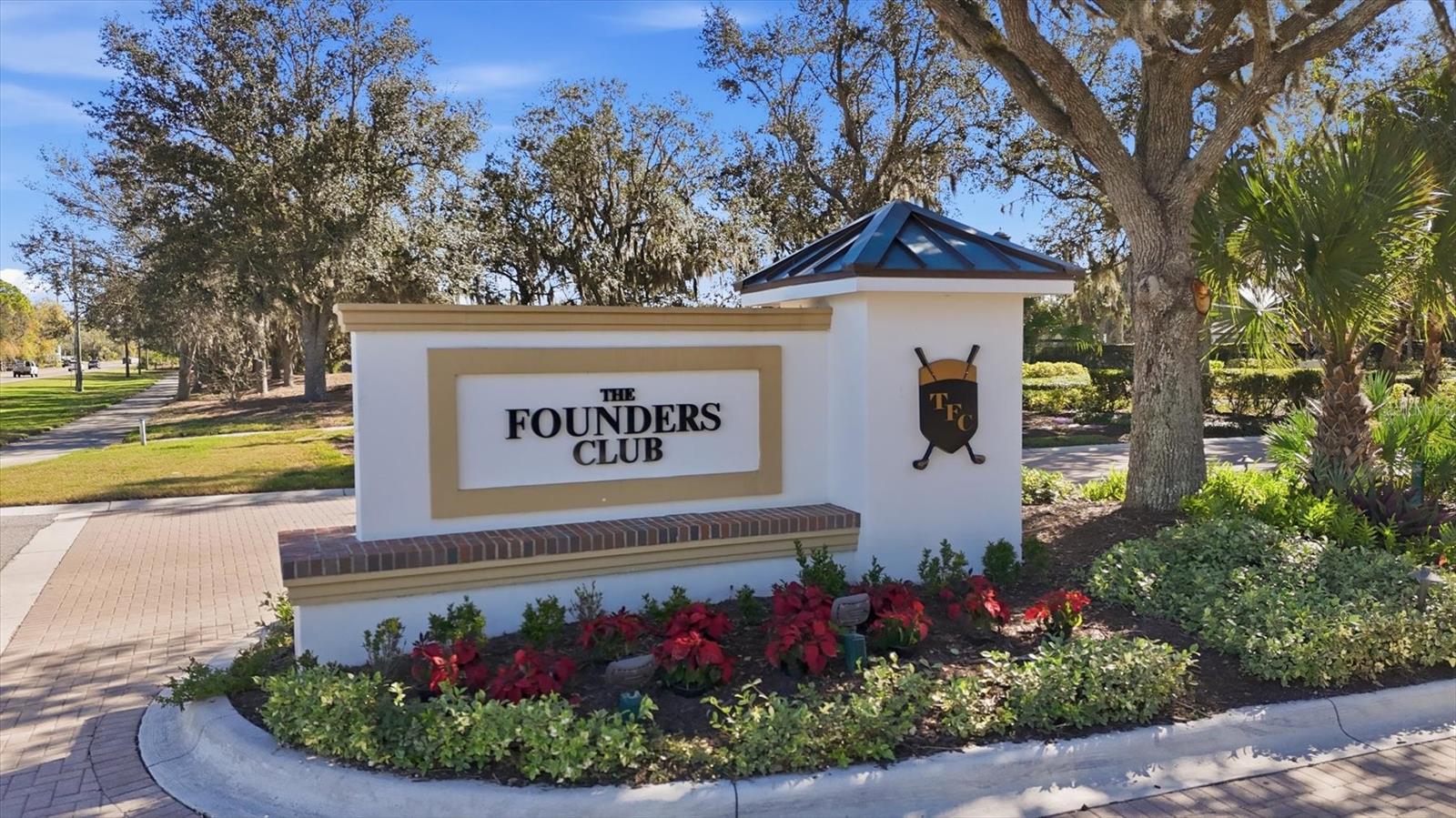 FOUNDERS CLUB - Residential