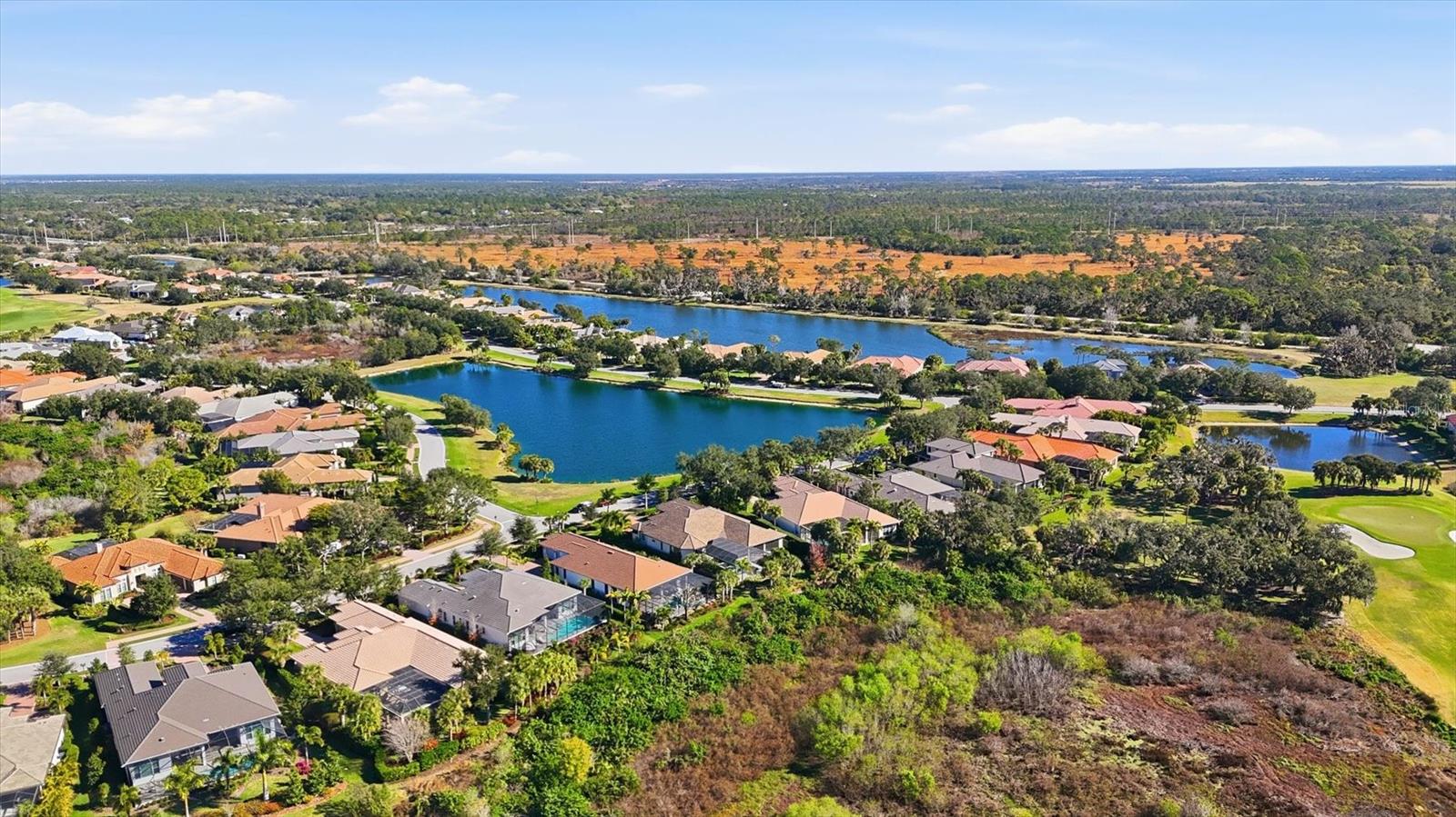 FOUNDERS CLUB - Residential