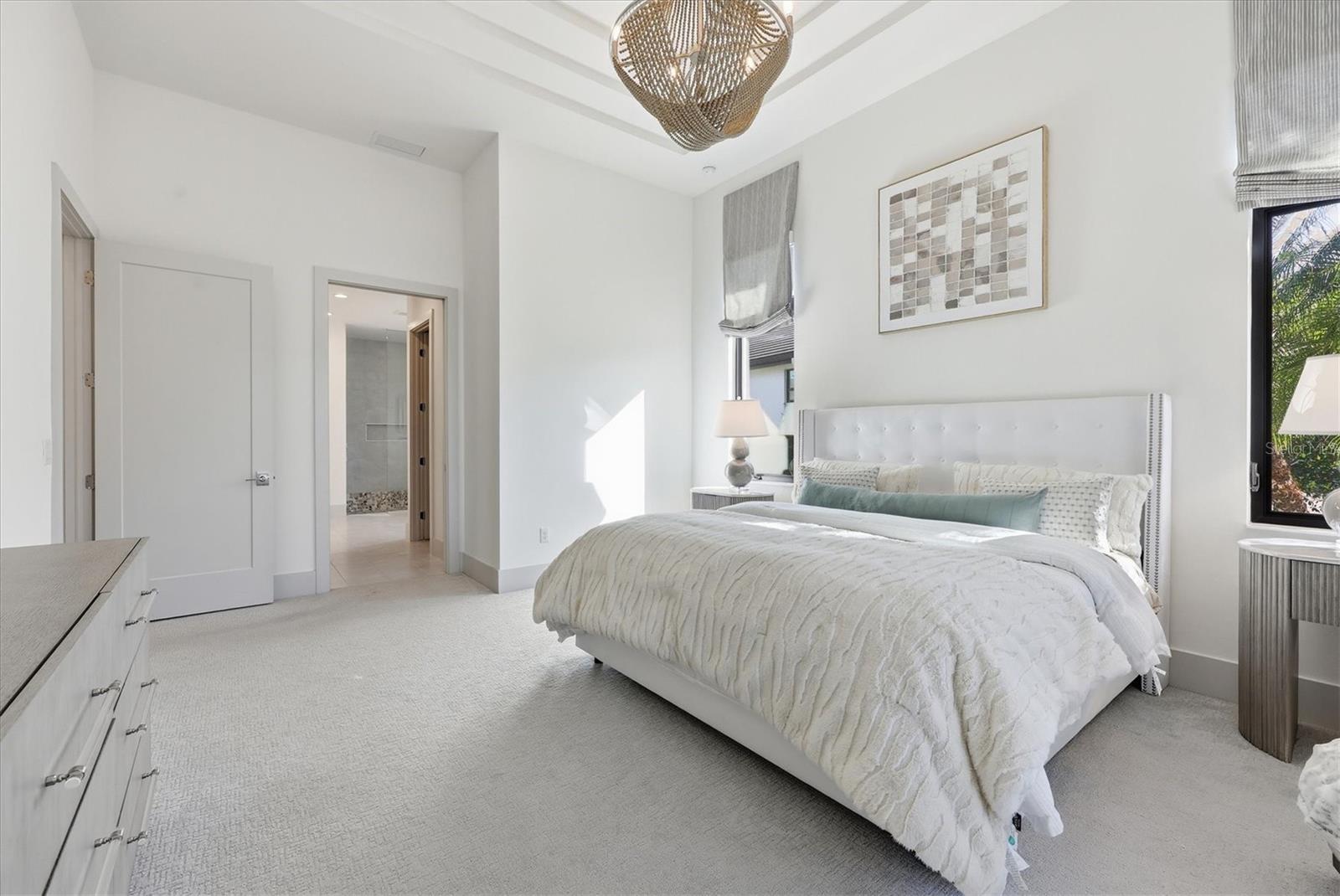 FOUNDERS CLUB - Residential