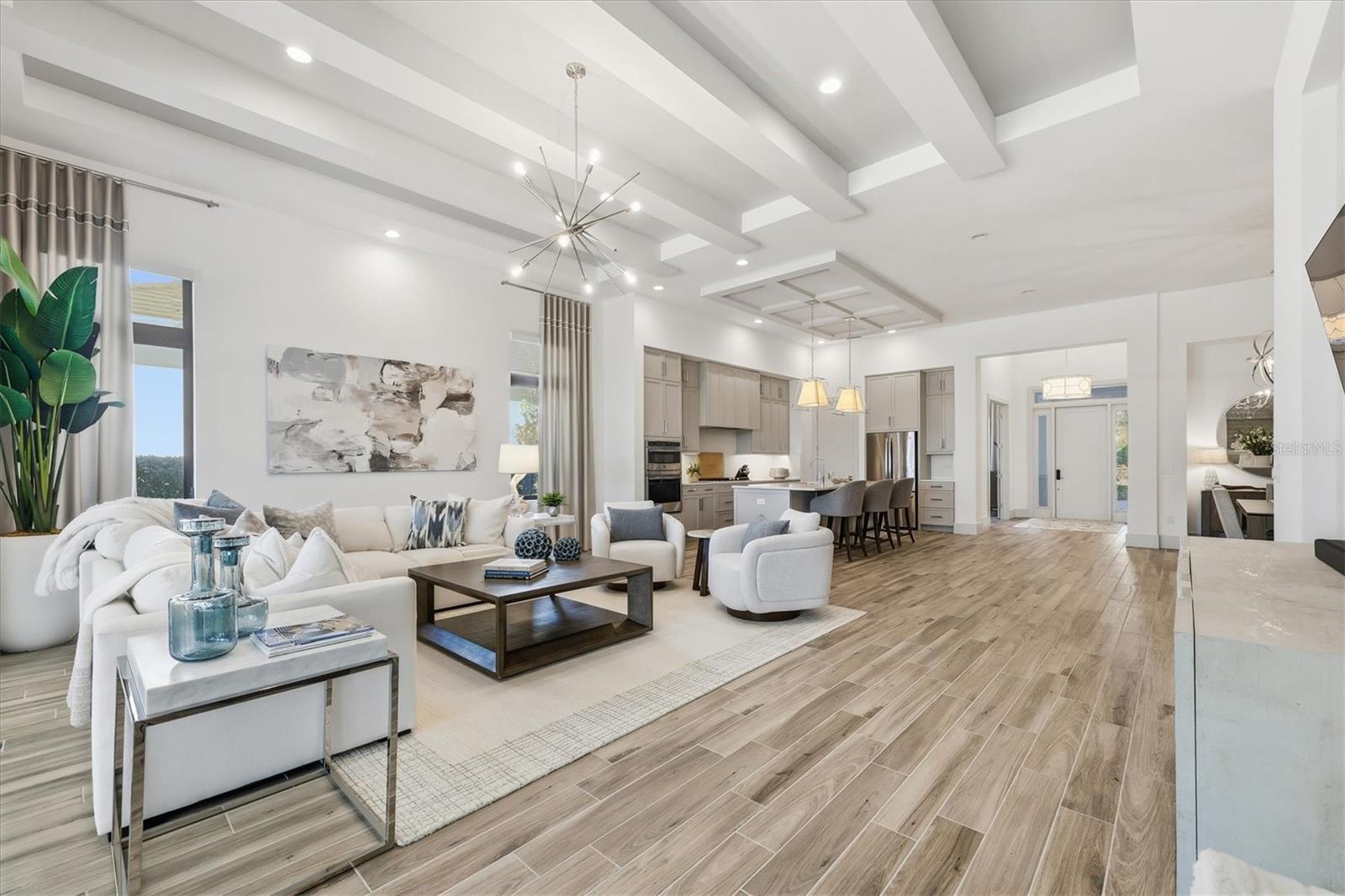 FOUNDERS CLUB - Residential