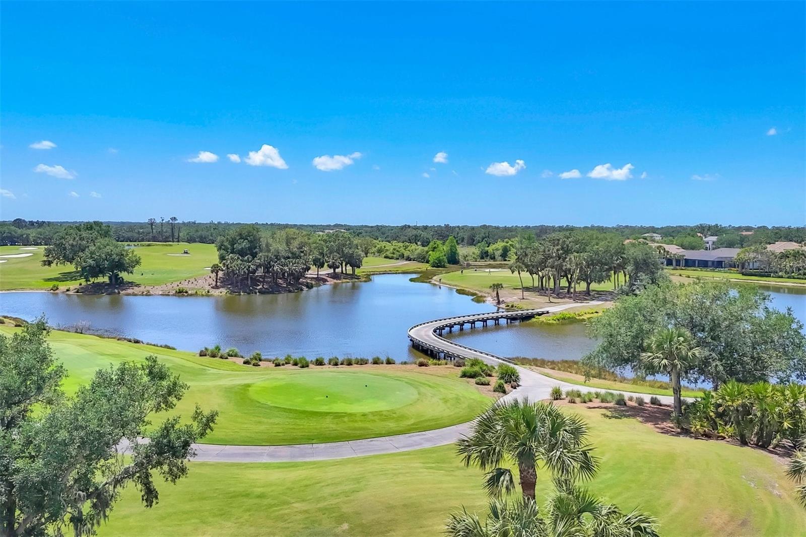 FOUNDERS CLUB - Residential