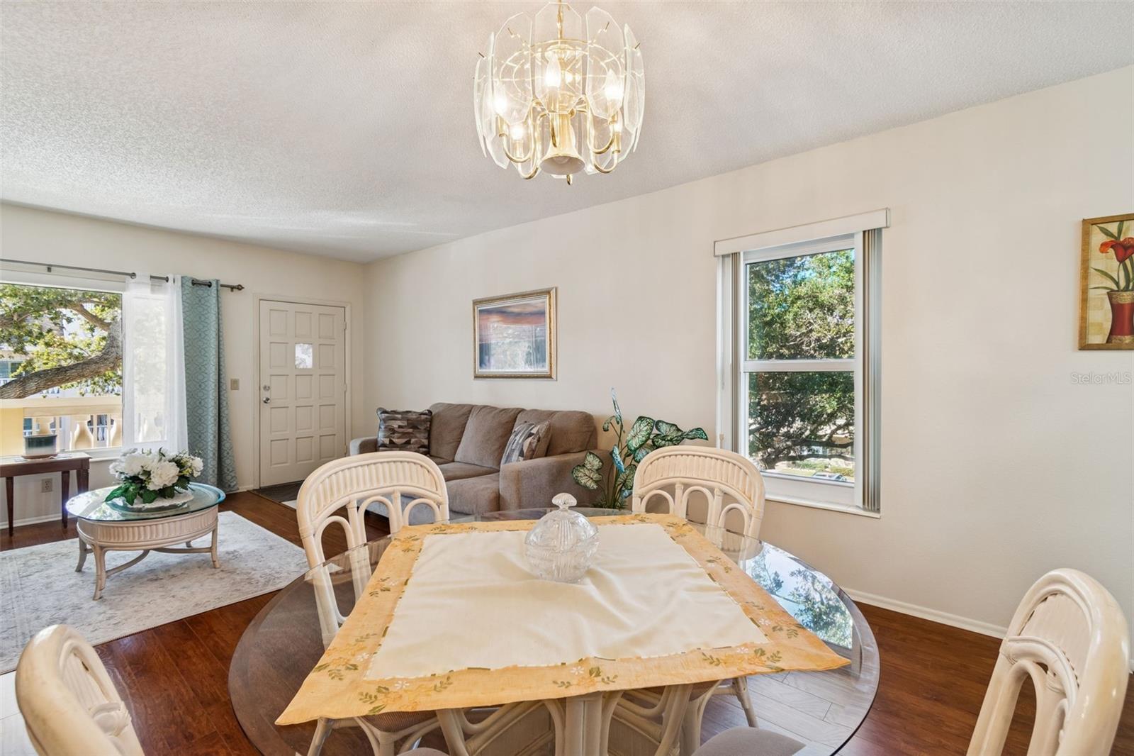 ON TOP OF THE WORLD - Residential