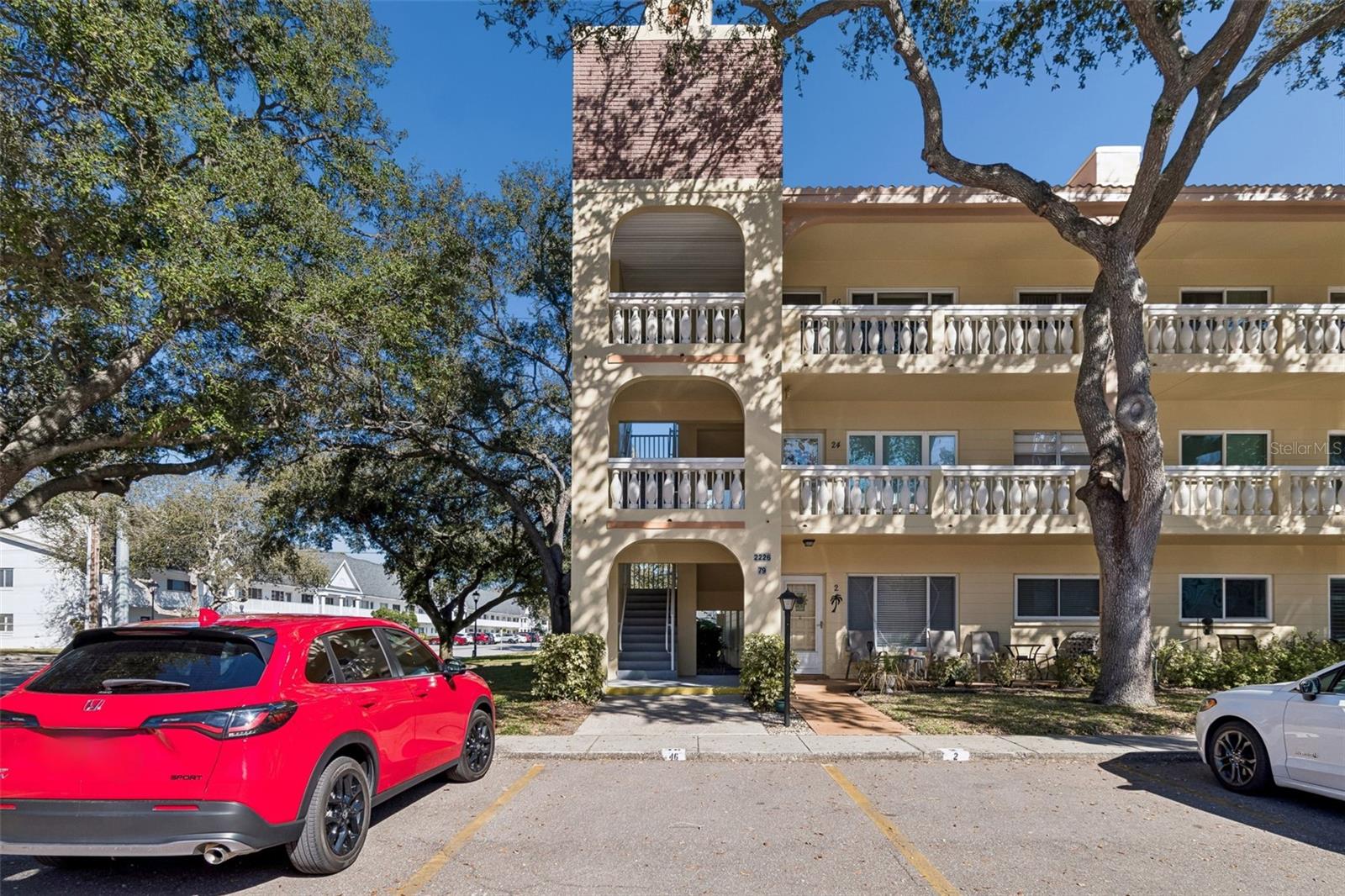 ON TOP OF THE WORLD - Residential