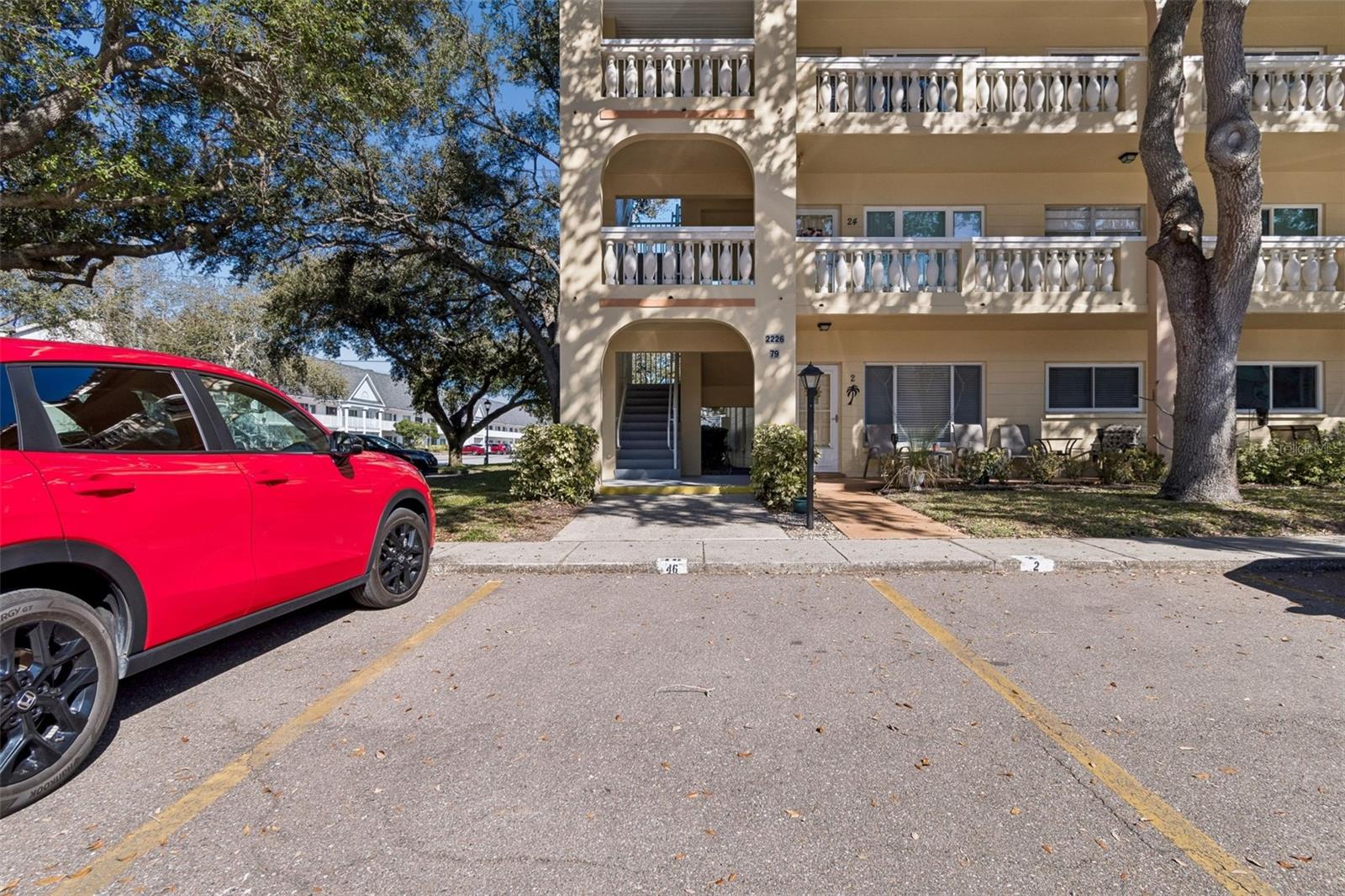 ON TOP OF THE WORLD - Residential