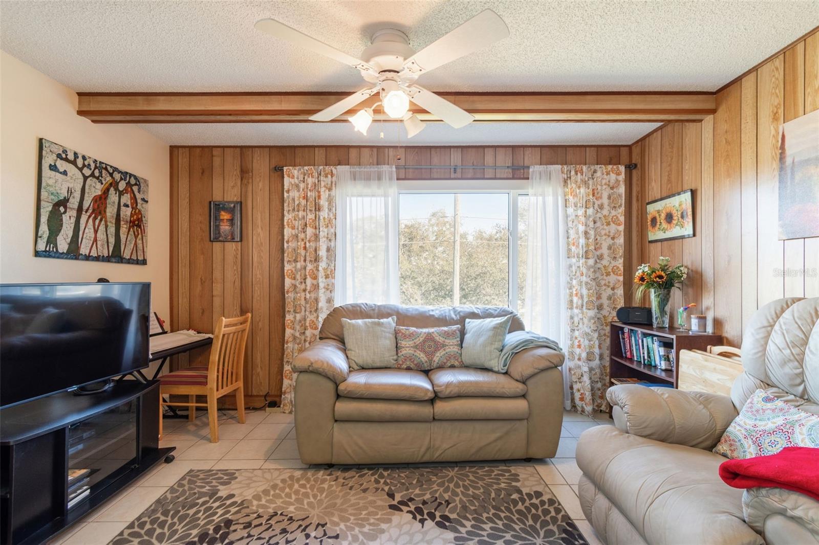 ON TOP OF THE WORLD - Residential