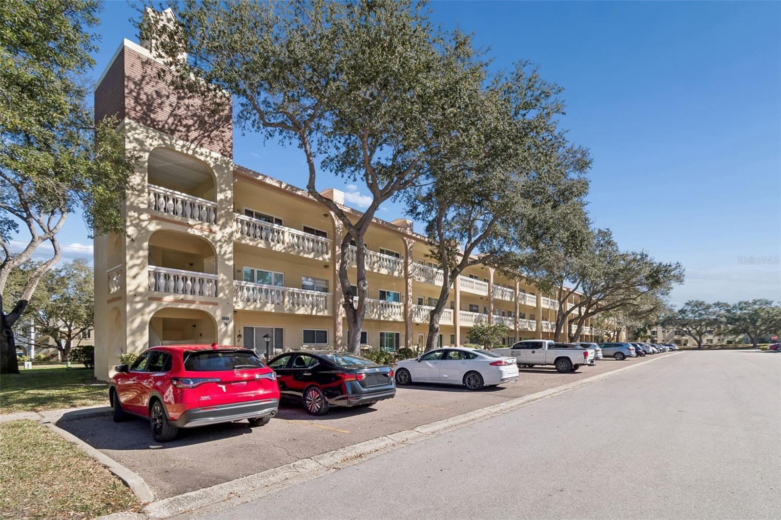 ON TOP OF THE WORLD - Residential