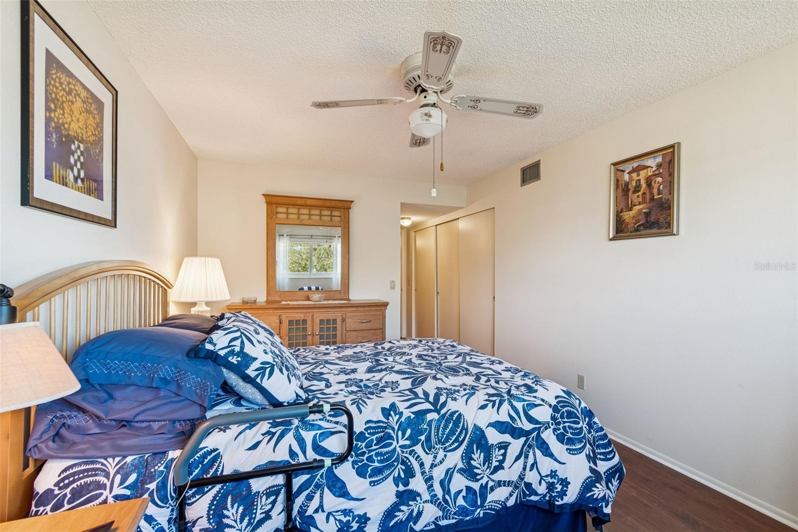 ON TOP OF THE WORLD - Residential