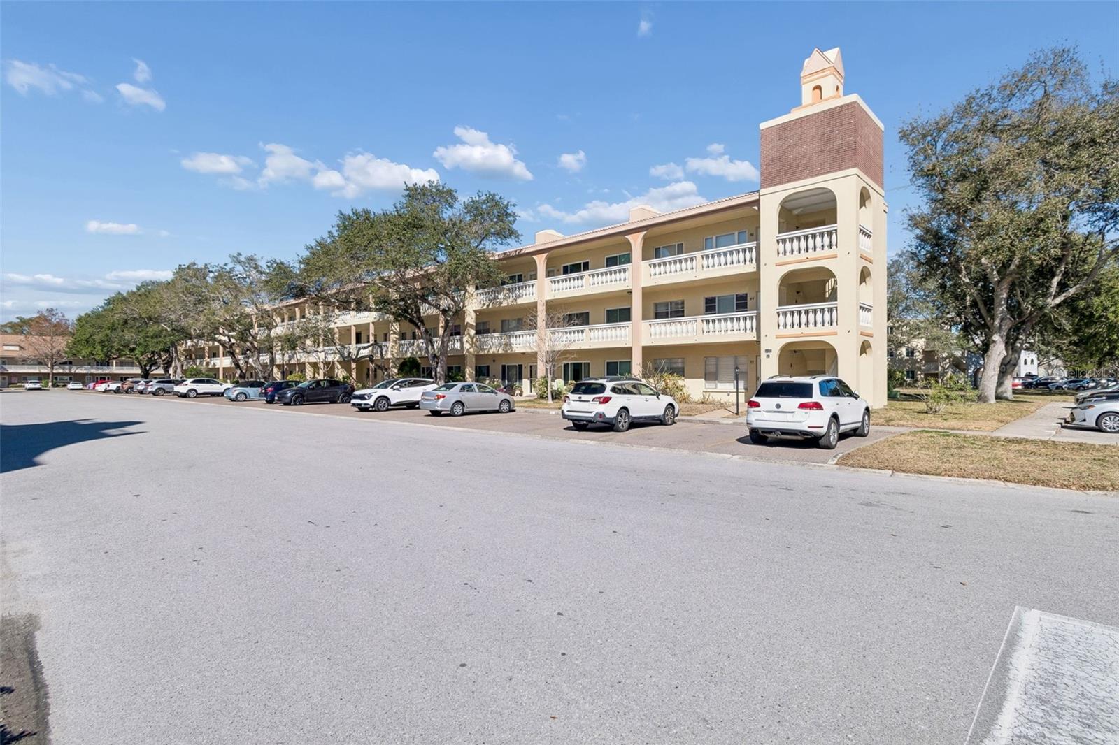 ON TOP OF THE WORLD - Residential