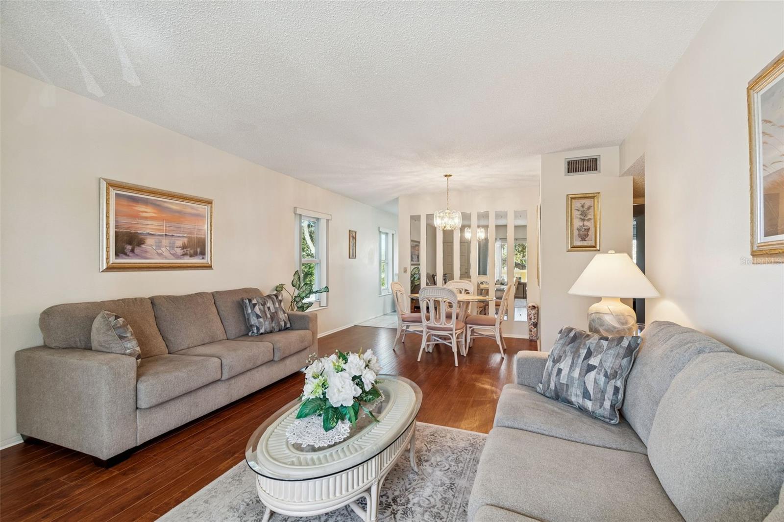 ON TOP OF THE WORLD - Residential