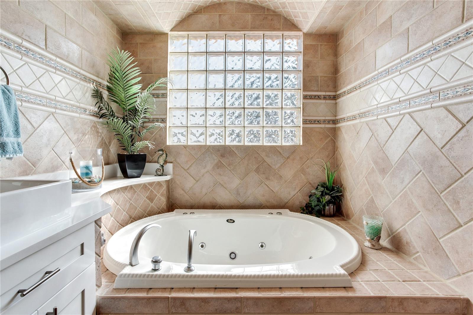 REDINGTON BEACH HOMES 5TH ADD - Residential