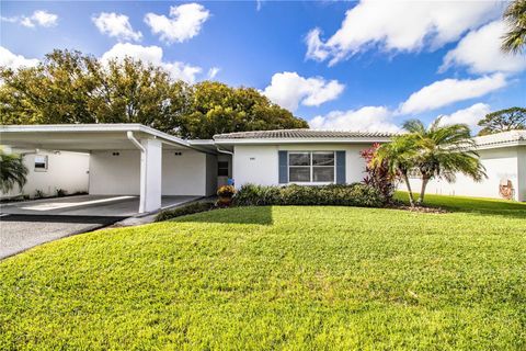 A home in LAKELAND