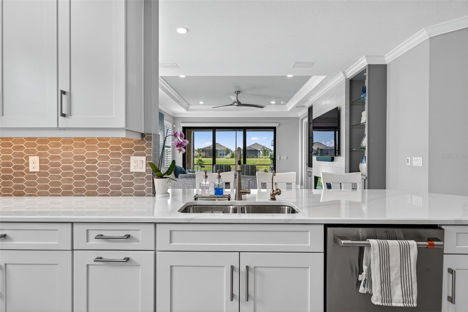 AZARIO ESPLANADE PH IV - Residential