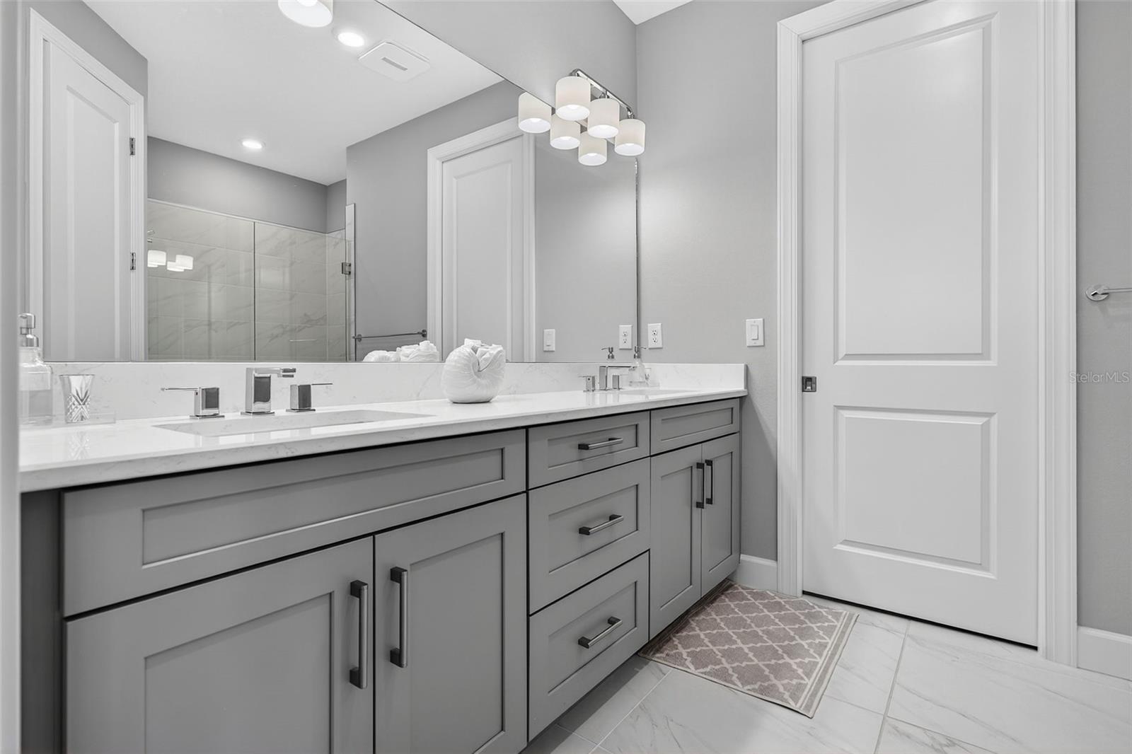 AZARIO ESPLANADE PH IV - Residential