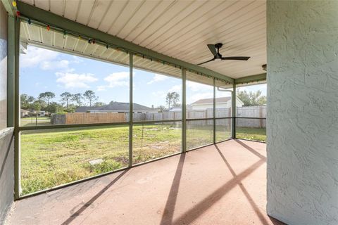 A home in AUBURNDALE