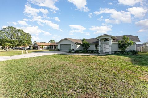 A home in AUBURNDALE