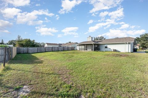 A home in AUBURNDALE