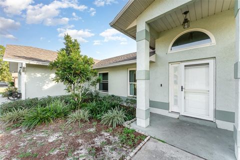 A home in AUBURNDALE