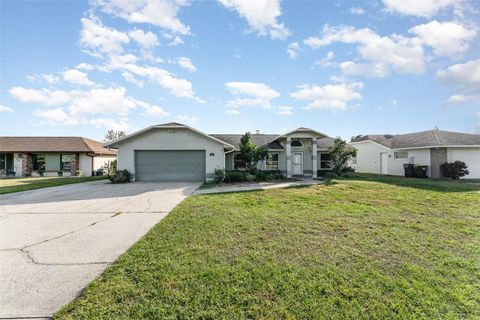 A home in AUBURNDALE