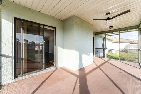 A home in AUBURNDALE