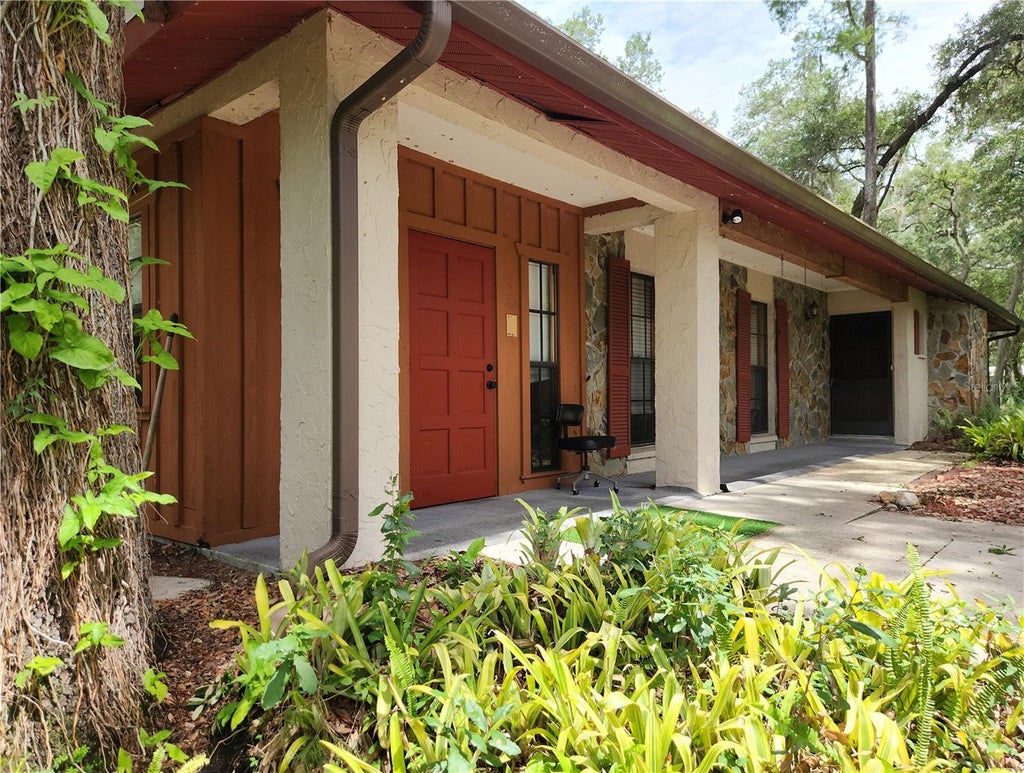 Photo of 11318 Brightwood Drive, Seffner, FL 33584 (MLS # TB8521330)