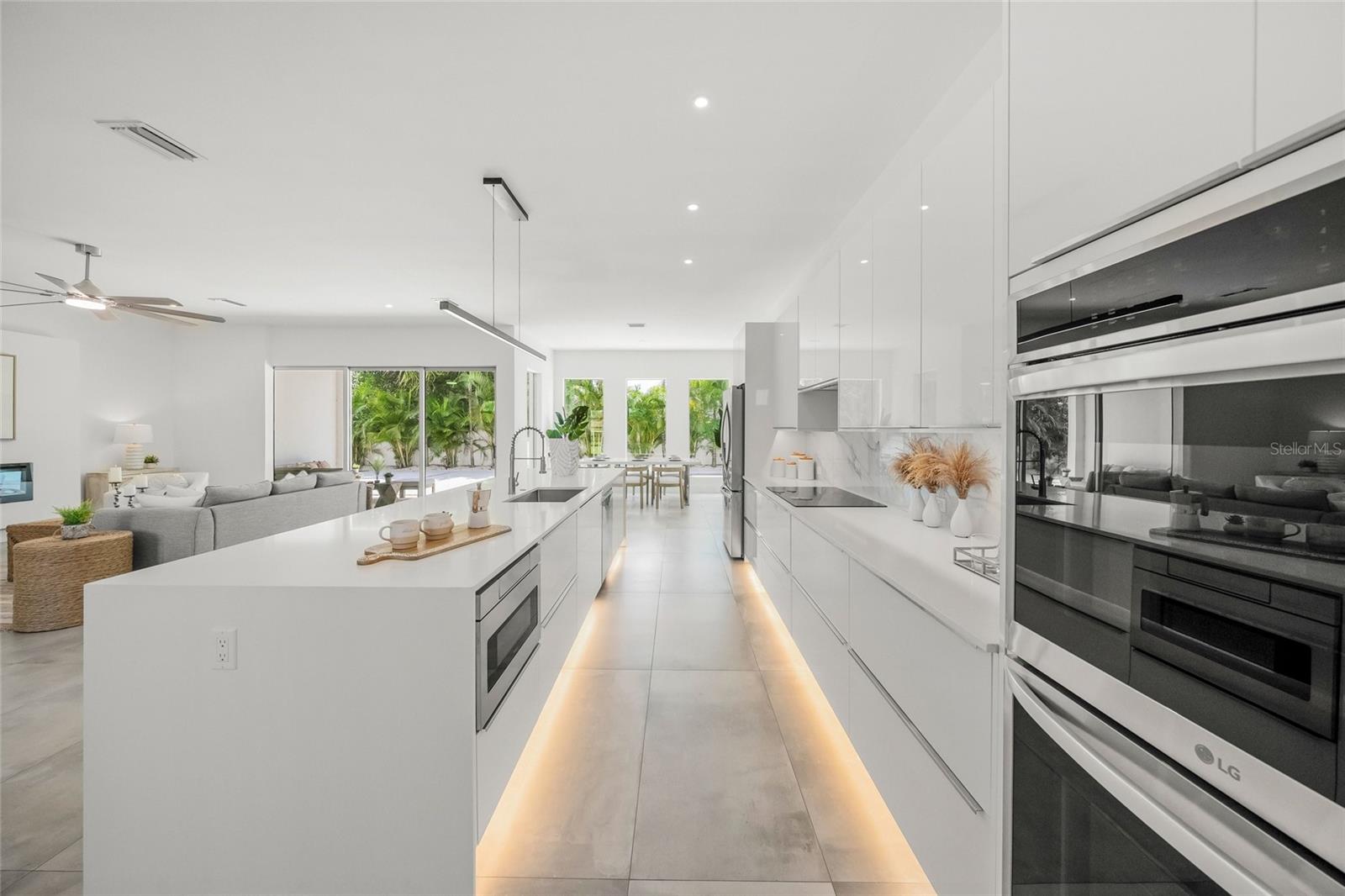2532 FRUIT TREE DRIVE