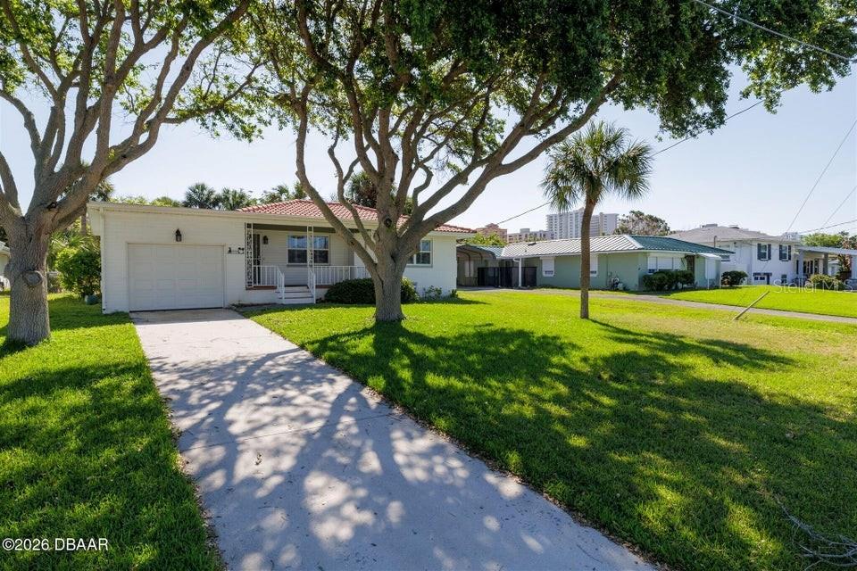 Photo of 2825 Gladys Terrace, Daytona Beach, FL 32118 (MLS # V4949081)