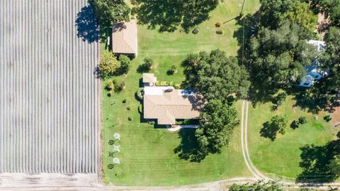 A home in PLANT CITY