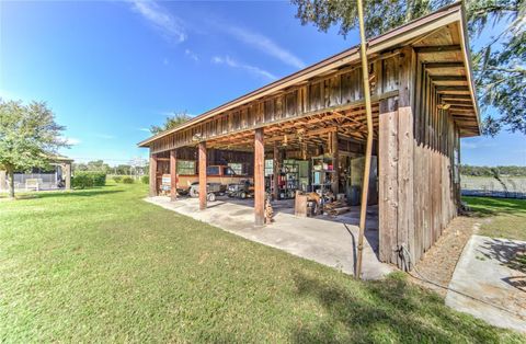 A home in PLANT CITY