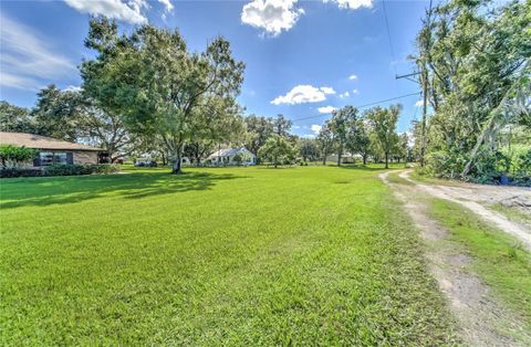 A home in PLANT CITY