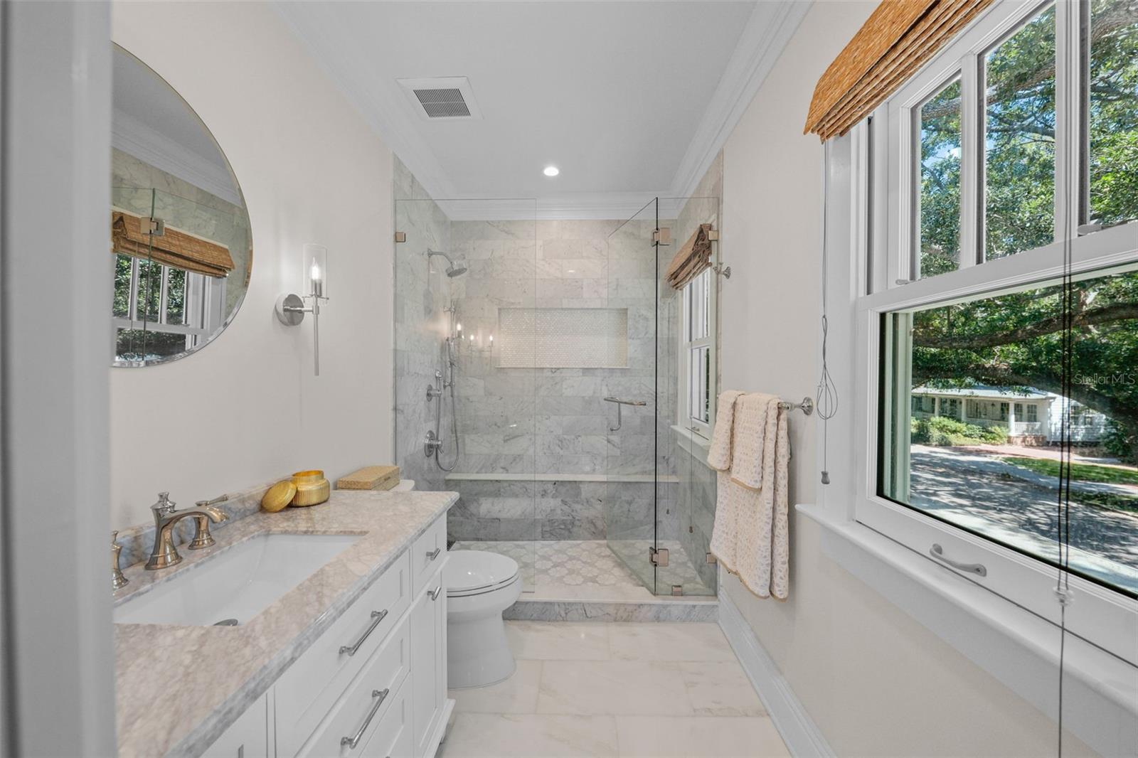 NEW SUBURB BEAUTIFUL - Residential