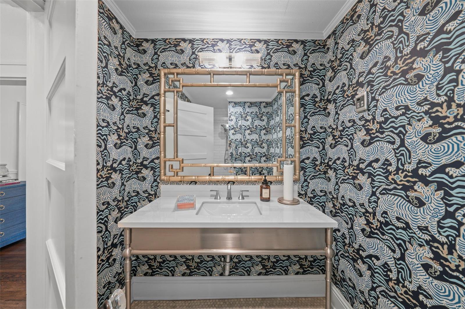 NEW SUBURB BEAUTIFUL - Residential