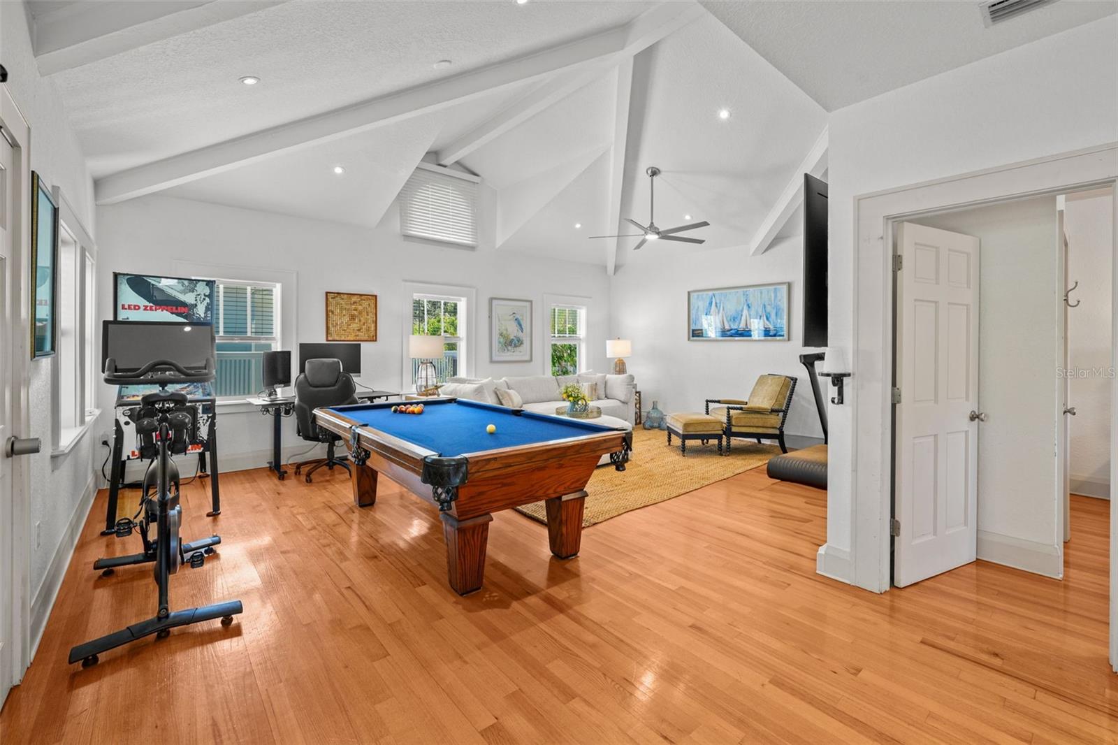 NEW SUBURB BEAUTIFUL - Residential