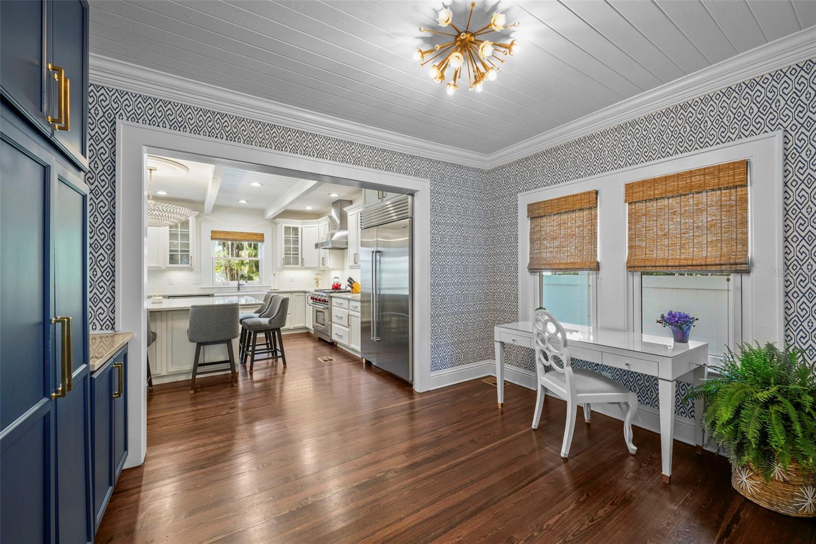 NEW SUBURB BEAUTIFUL - Residential